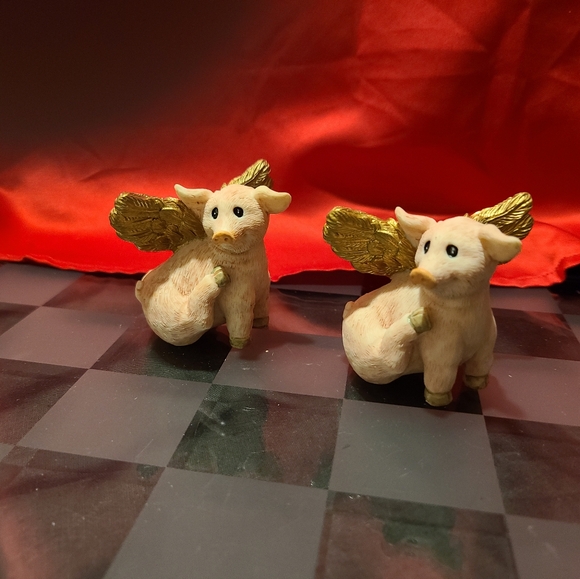 Cutie piglets just when pigs fly lovw these such a great find for collec… - Picture 1 of 10